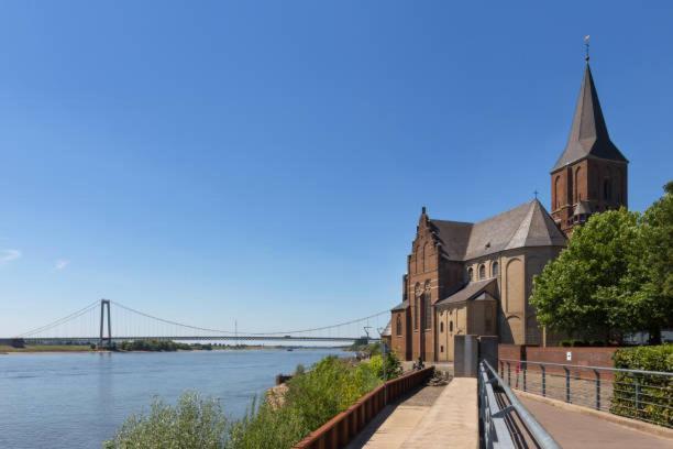 Ferienwohnung Am Rheinpark Эммерих Экстерьер фото